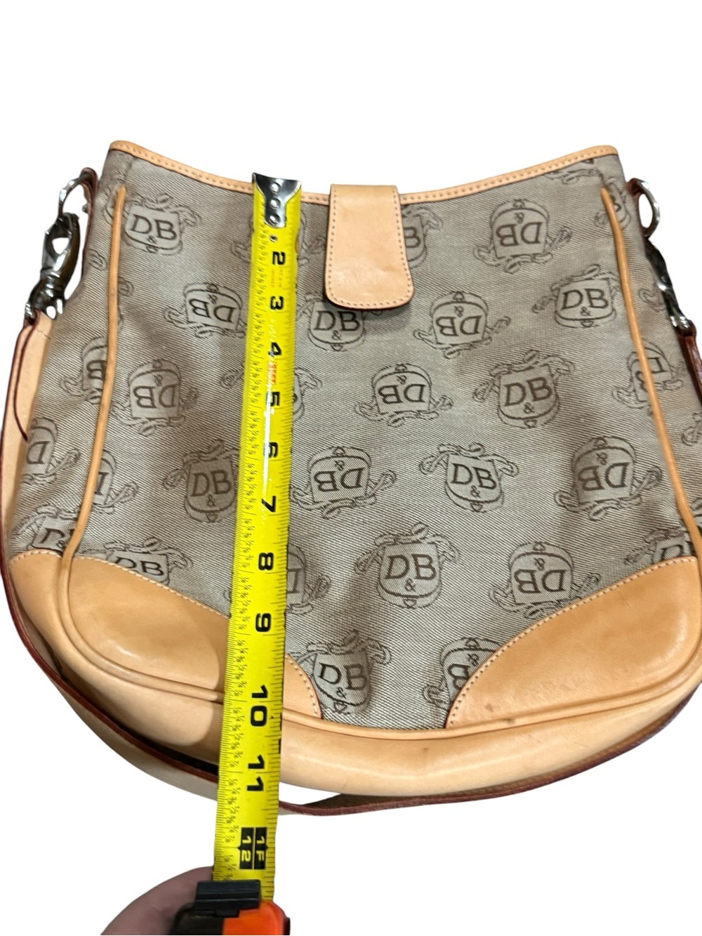 Vintage Dooney & Bourke Beige Logo Shoulder Bag with Tan Leather Trim - Picture 7 of 8